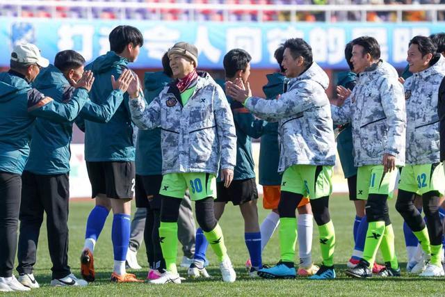 500万彩票网-滇港同心燃情绿茵！2026“滇港友谊赛”在昆明开赛