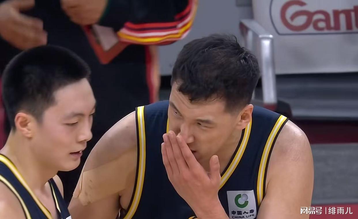 500万彩票网-交易杨溢？广东后卫线惨遭暴打，没有徐杰真不行！